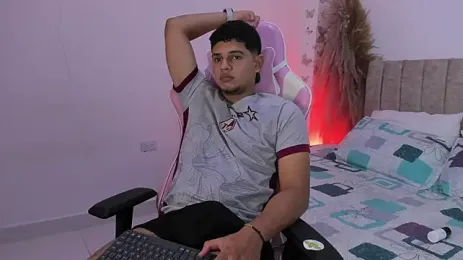 Adrian_Prime_ yayın görüntüsü