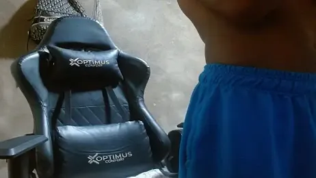 Larry-n-clouds webcam stripchat model stream image