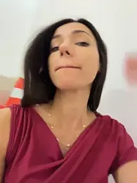 -_MiaQueen_- webcam stripchat model stream image